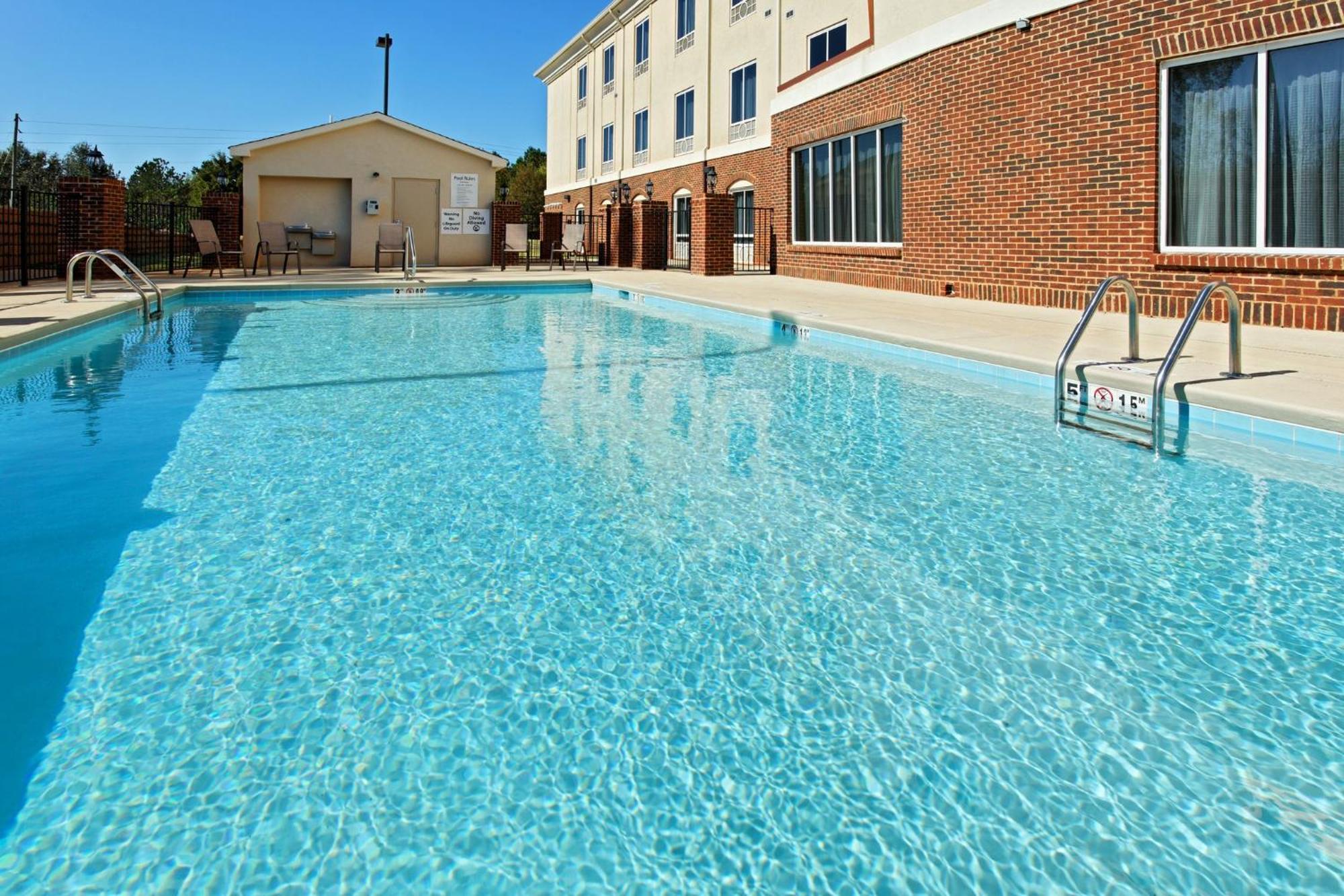 Holiday Inn Express Hotel & Suites Talladega By Ihg Luaran gambar